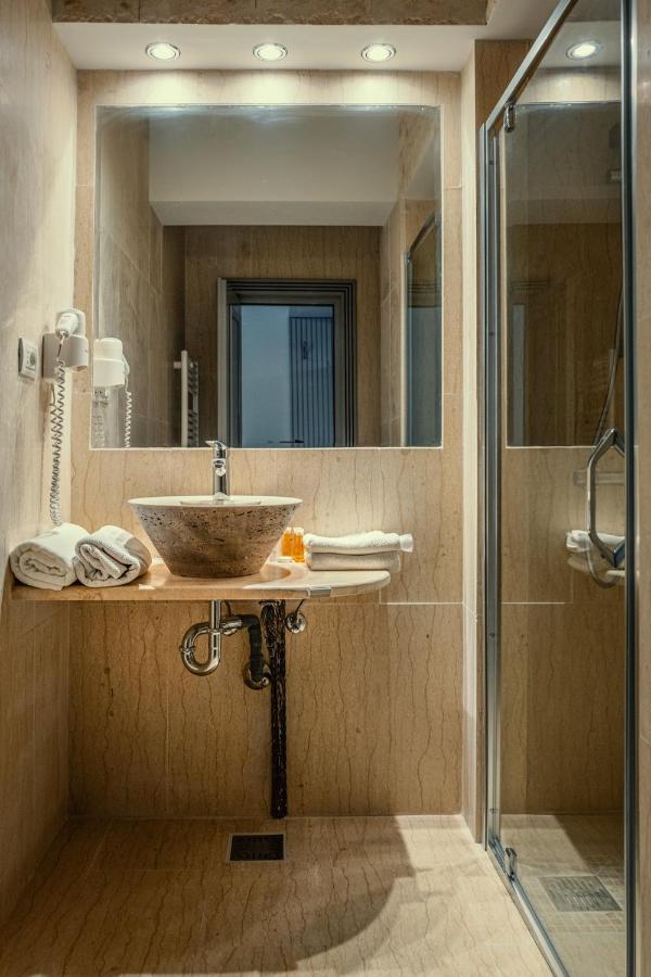 Hotel Eden Iasi Eksteriør billede