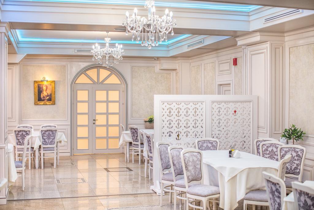 Hotel Eden Iasi Eksteriør billede