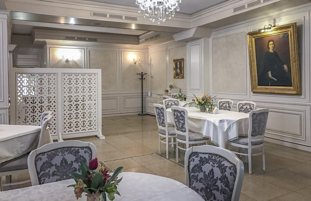 Hotel Eden Iasi Eksteriør billede